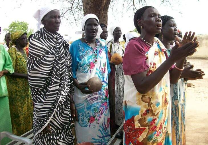 South Sudan women praying for peace